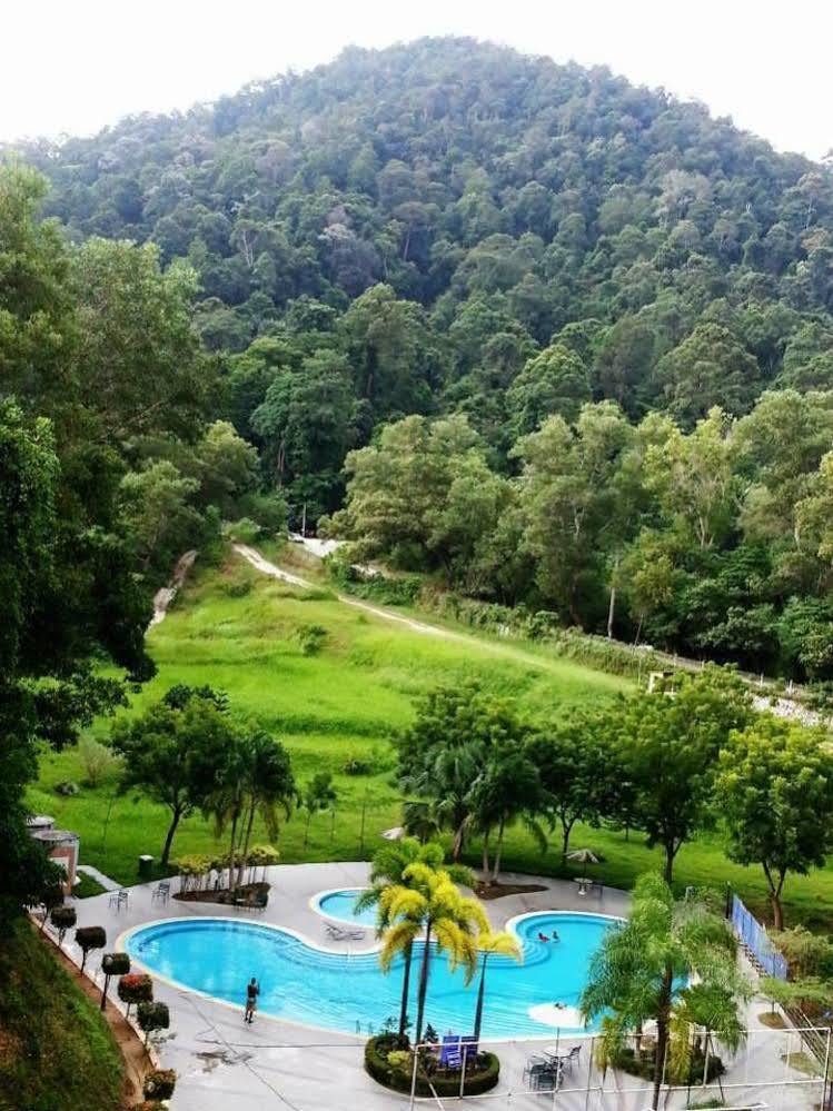 Lumut Valley Resort Condominium Exterior photo